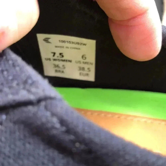 Cariuma low top blue canvas sneakers.  Size 7.5 - Picture 9 of 9